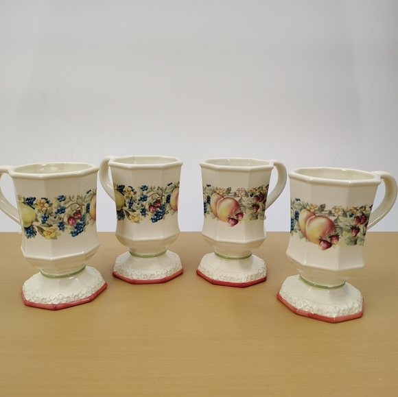 Set of 4 Lovely Avon Sweet Country Harvest Pedestal Mugs - Picture 1 of 11